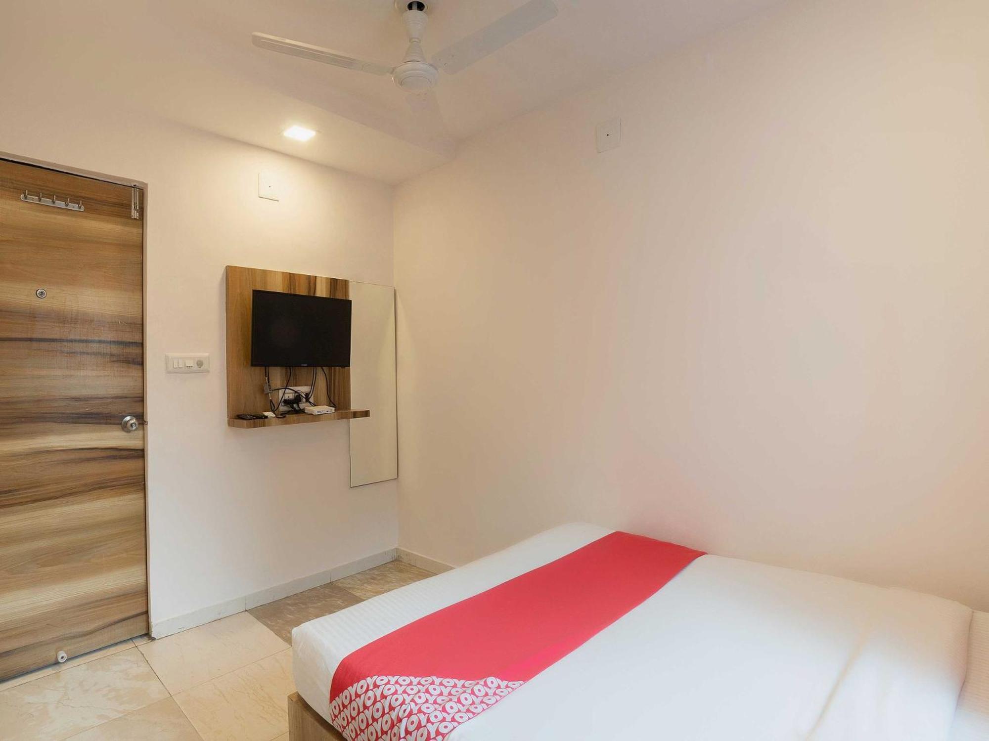 Hotel O Swell Ahmedabad